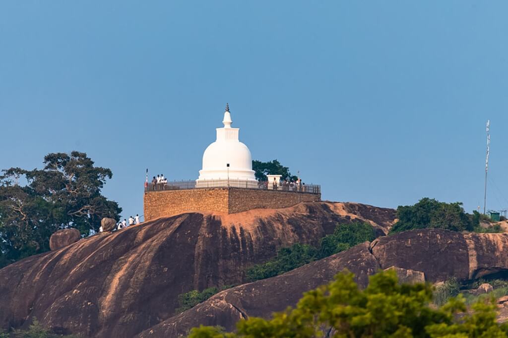 Sithulpawwa Rock Temple